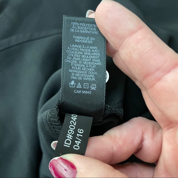 *EXPRESS* Lace Cap Sleeve Mock Neck Blouse - Picture 9 of 9